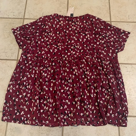 Emery Rose Burgundy Animal Print Short Sleeve Blouse 5XL NWT - Picture 3 of 6